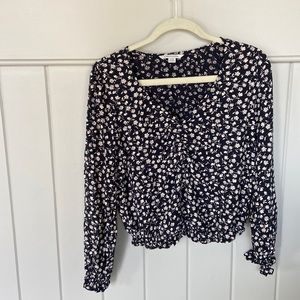 EUC - American Eagle long sleeve blouse